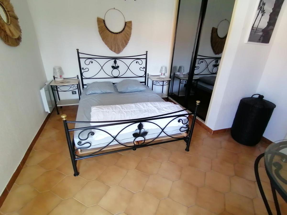 "Le Palmier Dore", Cosy T3 A 3 Minutes A Pied Des Plages, Parking Et Clim Sanary-sur-Mer Exterior photo